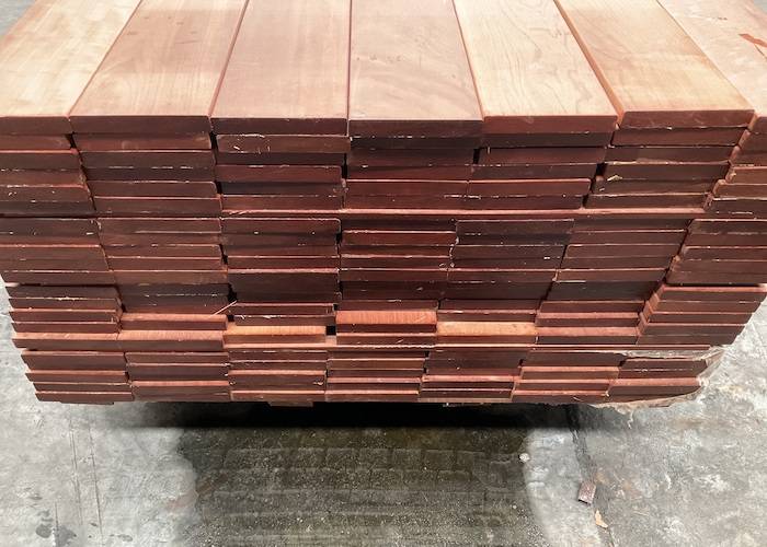 Lames de terrasse Massaranduba - 20 x 82 mm - 1face lisse / 1 face striée