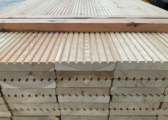 Lames de terrasse Mélèze Sibérie - 27 x 143 mm - 2 faces lisses