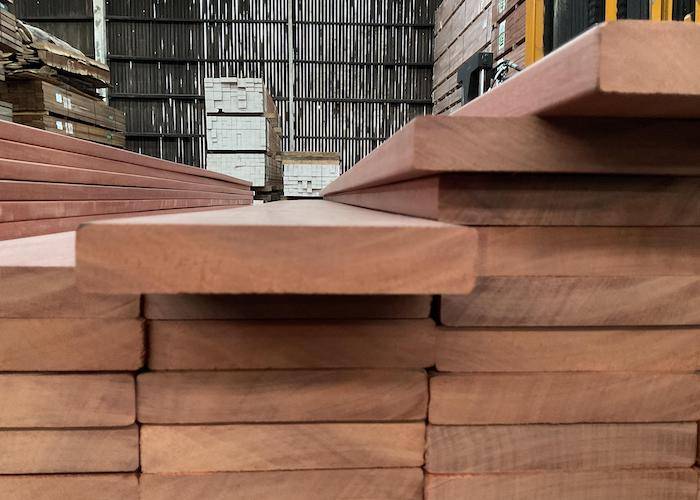 Lames de terrasse Mukulungu - 25 x 142 mm - faces lisses - lots