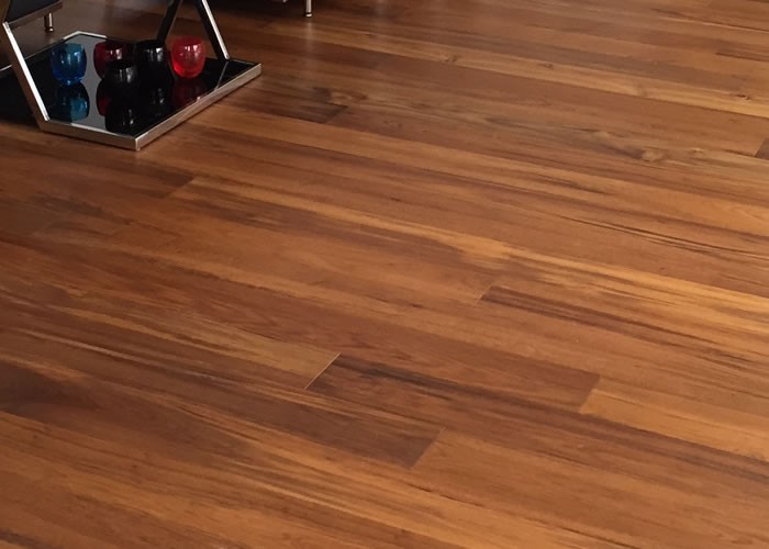 Parquet Massif Teck Asie - 14 x 90 mm en verni