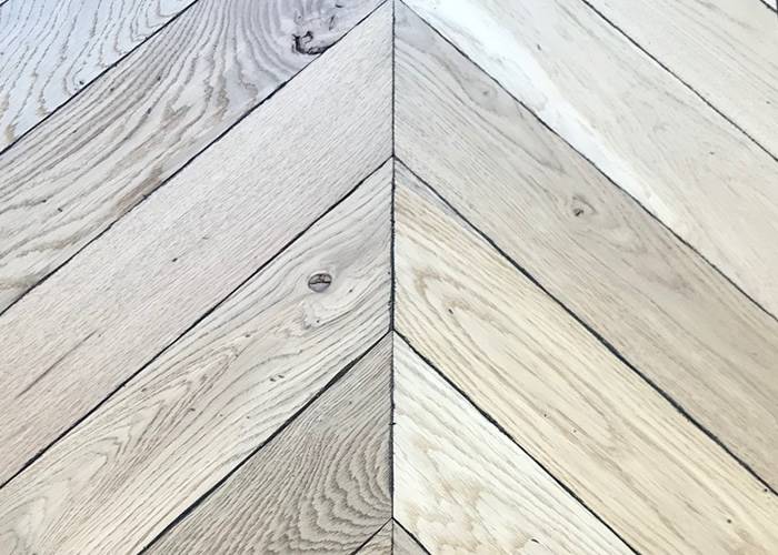 Parquet contrecollé Chêne Opéra Baton Rompu - 16 x 90 x 500 mm - verni incolore