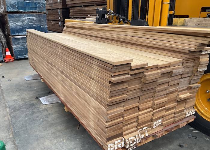 Lames de terrasse Noyer d'Asie / Kuku - 21 x 145 x 2050 mm - 2 faces lisses - lot de 63,55 ml