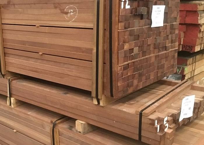 Solives Pin traité classe 4 - 90 x 90 mm - raboté lamellé collé