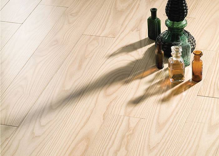 Parquet contrecollé Frêne Premier - 20 x 120 mm - verni