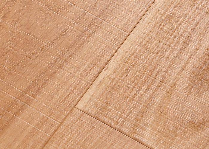 Parquet contrecollé Chêne Campagne - 10 x 140 mm - verni - traces de scies - Brest
