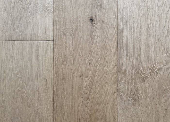 Parquet contrecollé Chêne multi-largeurs - brossé intense