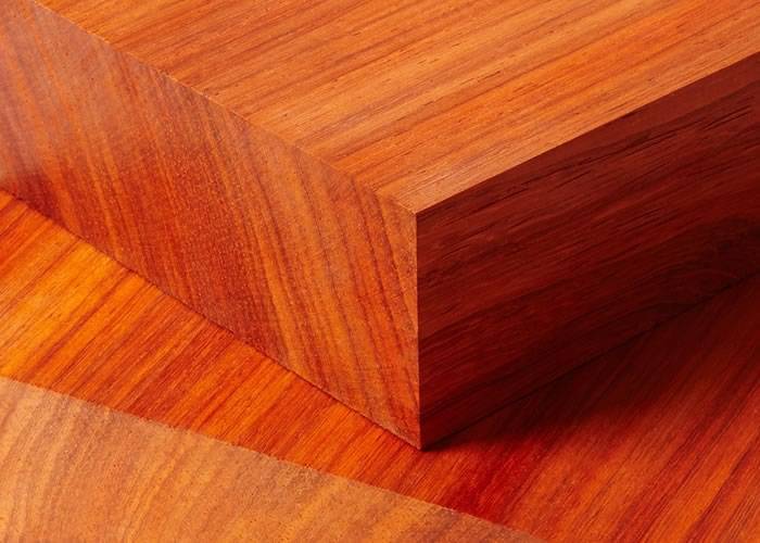 Poteaux Plots Poutres en Padouk massif - 90 x 90 mm - Raboté 4 Faces