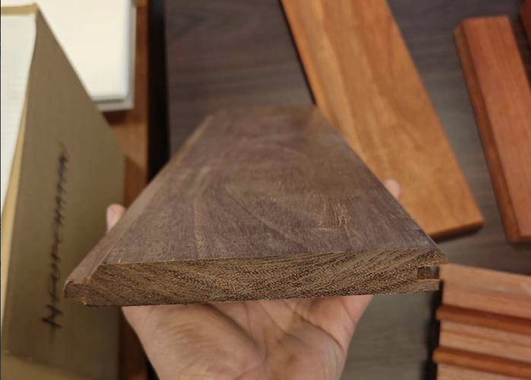 Lambris en Merbau - 18 x 145 x 2100+ mm - profil grain d'orge