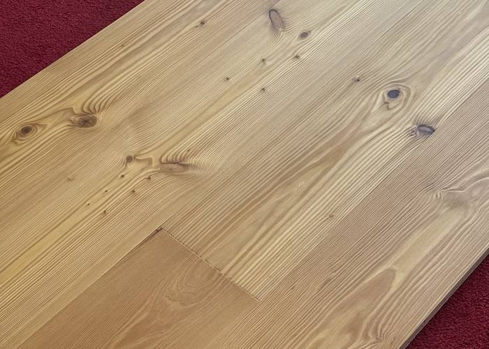 Parquet contrecollé Mélèze - 15 x 190 mm - verni - brossé