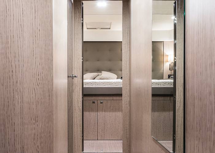 Parquet contrecollé Chêne Premier - 5,5 x 180 / 190 x 600-1500 mm - verni