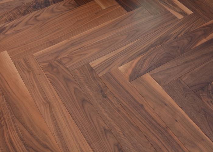 Parquet contrecollé Noyer Américain Nature Bâton Rompu - 13 x 120 x 600 mm - verni ou huilé