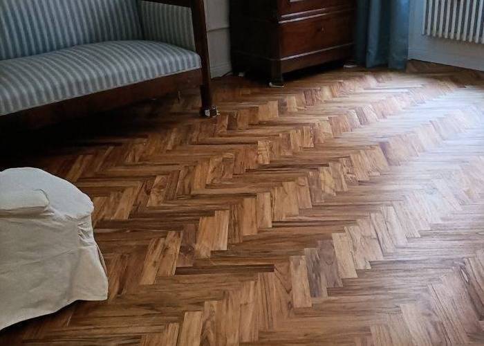 Parquet massif Teck Africain Bâton Rompu - 10 x 70 x 500/600 mm - brut - PROMO