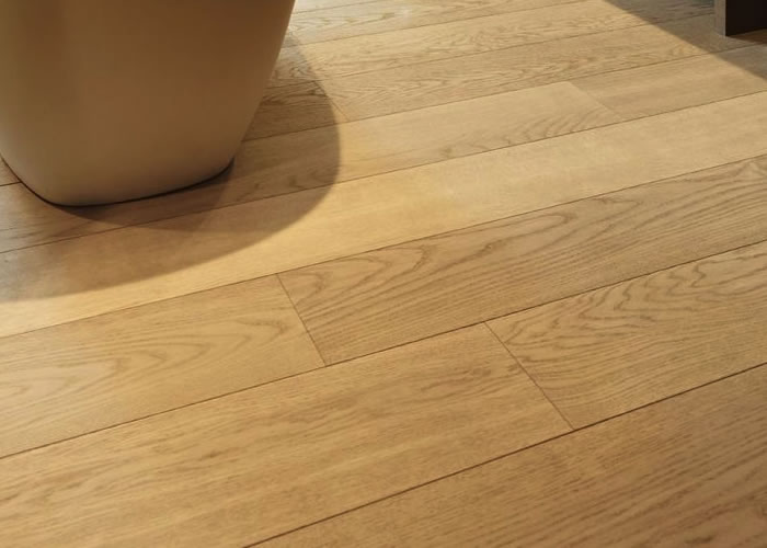 Parquet massif Chêne Premier/Rustique - 20 x 240 mm - brut