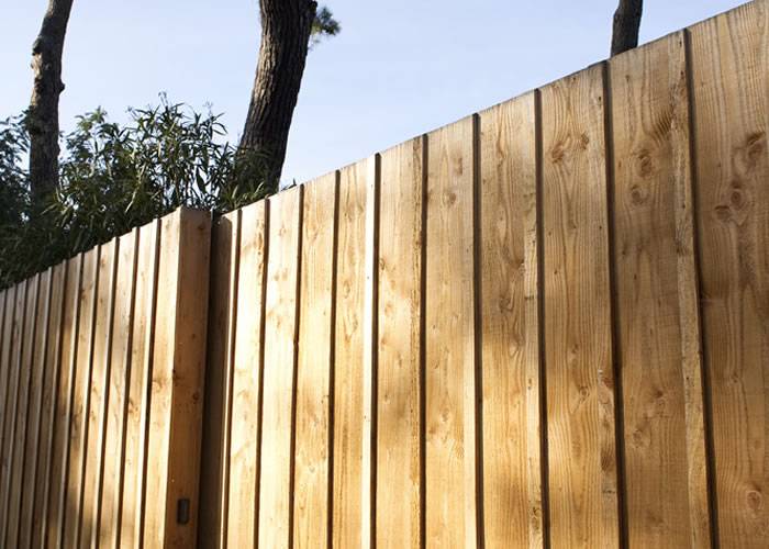 Bardage en Douglas - 18 x 140 x 3000 mm - profil planche - couleur vert sapin