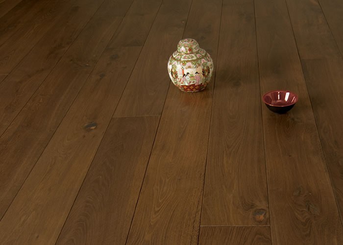 Parquet Contrecollé Chêne RU/CA - 16 x 180 mm - huilé - fumé - DDHE