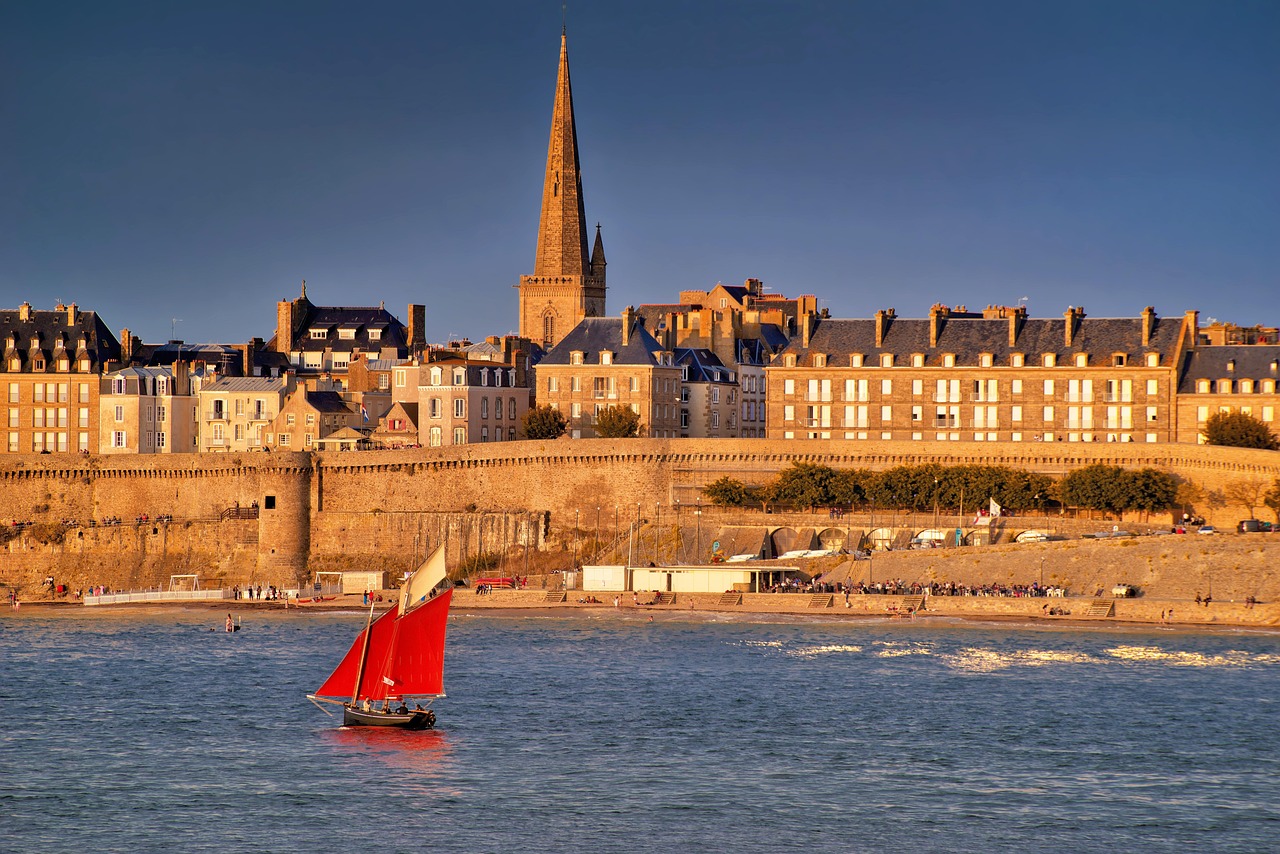Saint-Malo remparts granit intra-muros