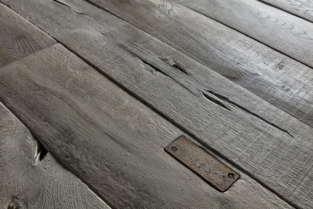 parquet Arbony en vieux chêne à clavettes, aspect plancher ancien, distributeur revendeur France Floorz