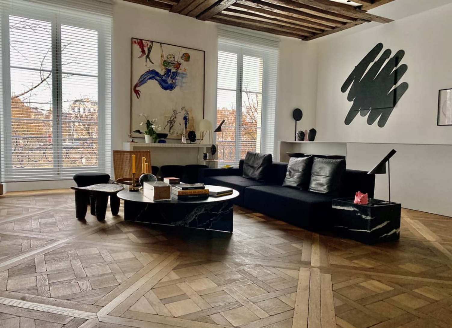 salon en parquet Arbony panneaux Versailles, pièce de réception d’une maison de maître, Floorz