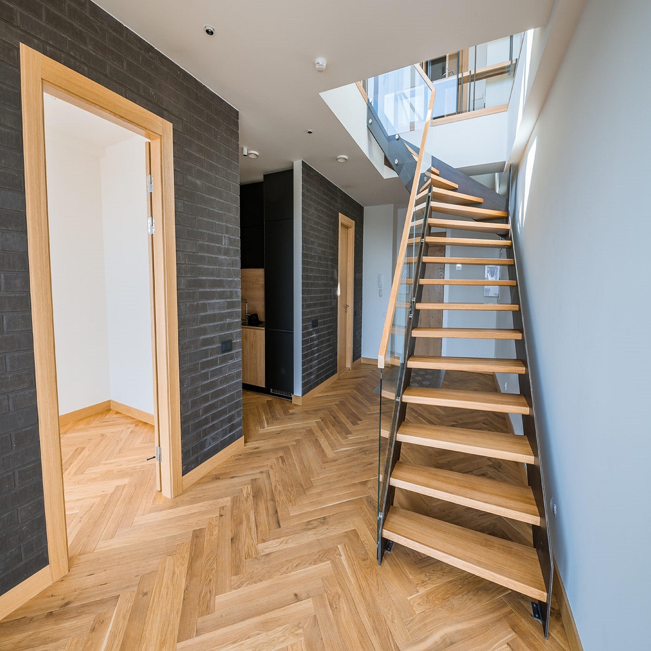 Pièce intérieure avec parquet en bois