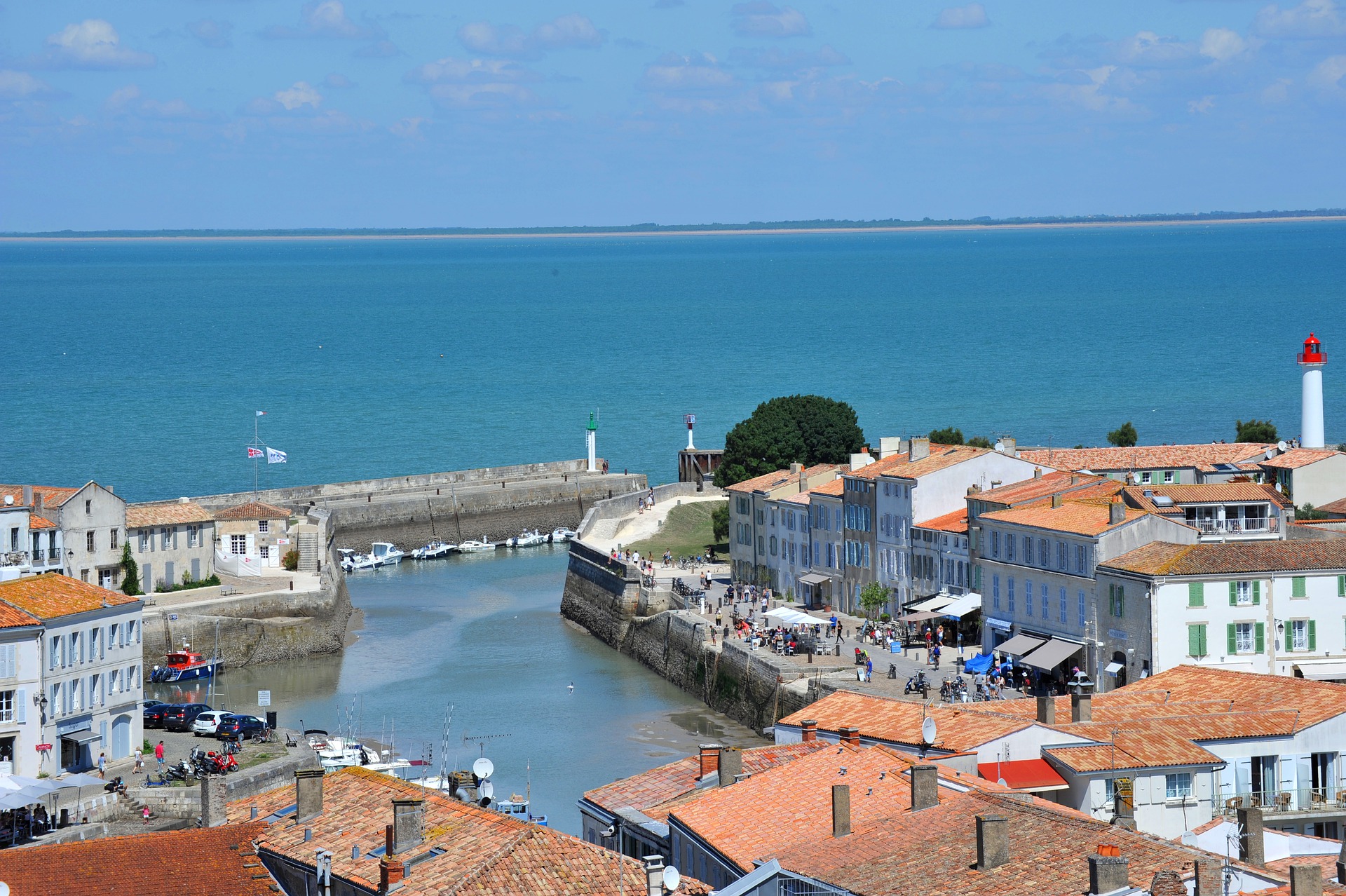 Île de Ré parquet livraison Floorz La Grande Parqueterie Charente-Maritime