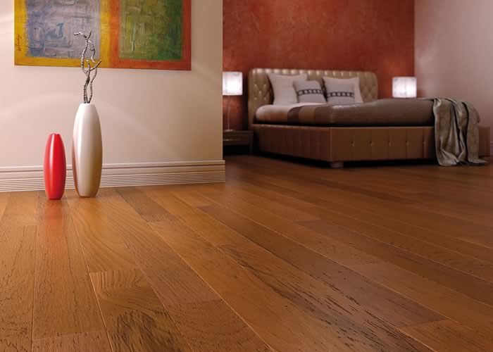 Parquet Teck massif huilé — salon chaleureux — finition naturelle mate