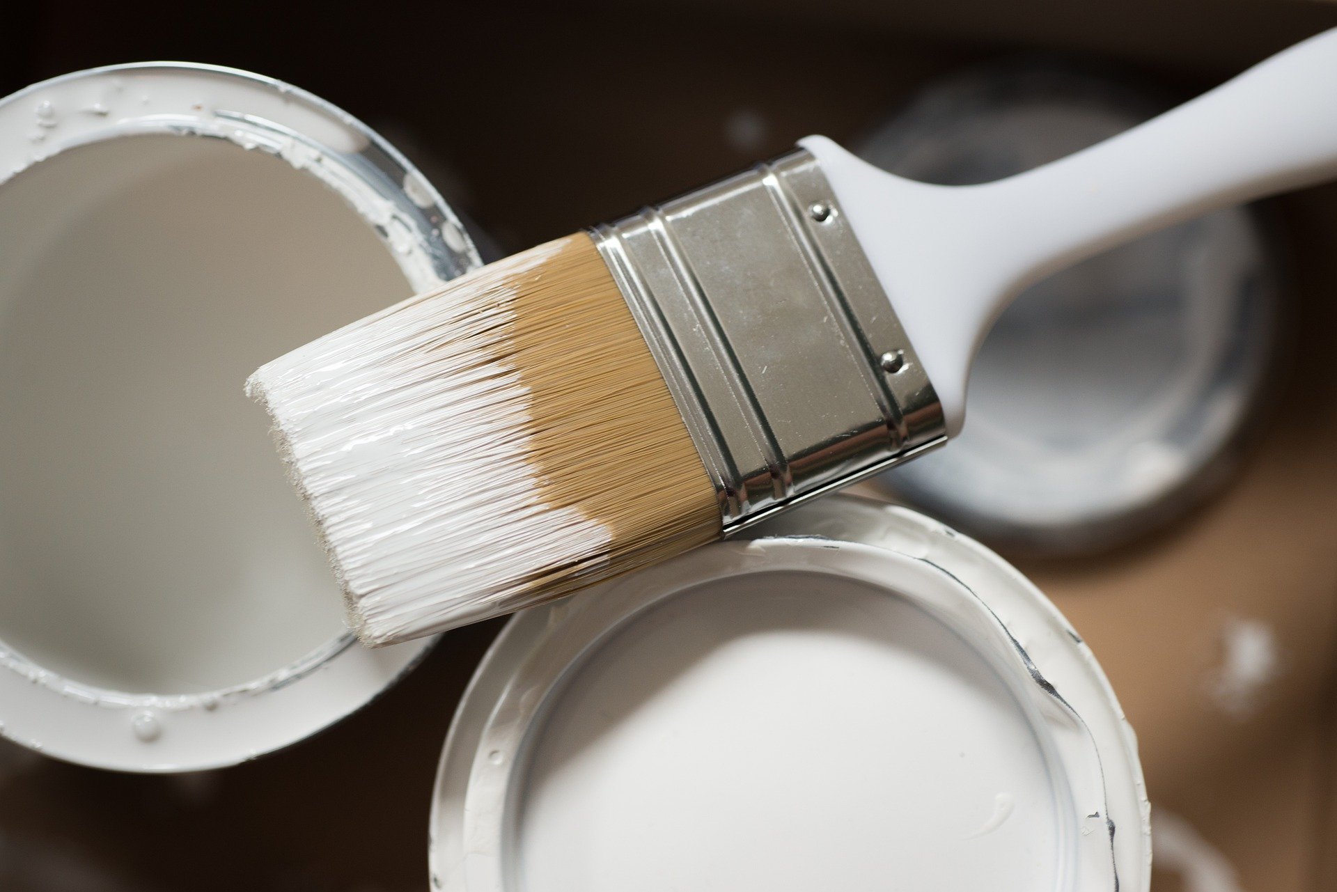 Parquet Chêne blanchi, peinture lames, finition claire lumineuse