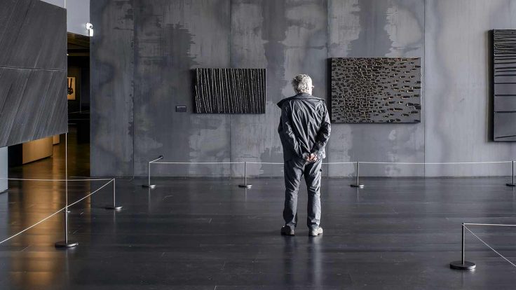Musée Pierre Soulages à Rodez — Outrenoir — parallèle esthétique avec le bois brûlé yakisugi