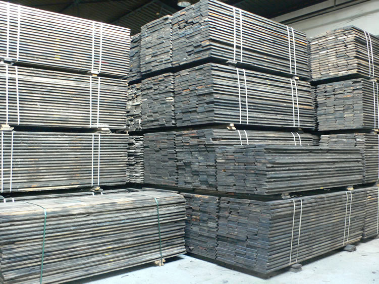 stockage palettes planchers fond de wagon