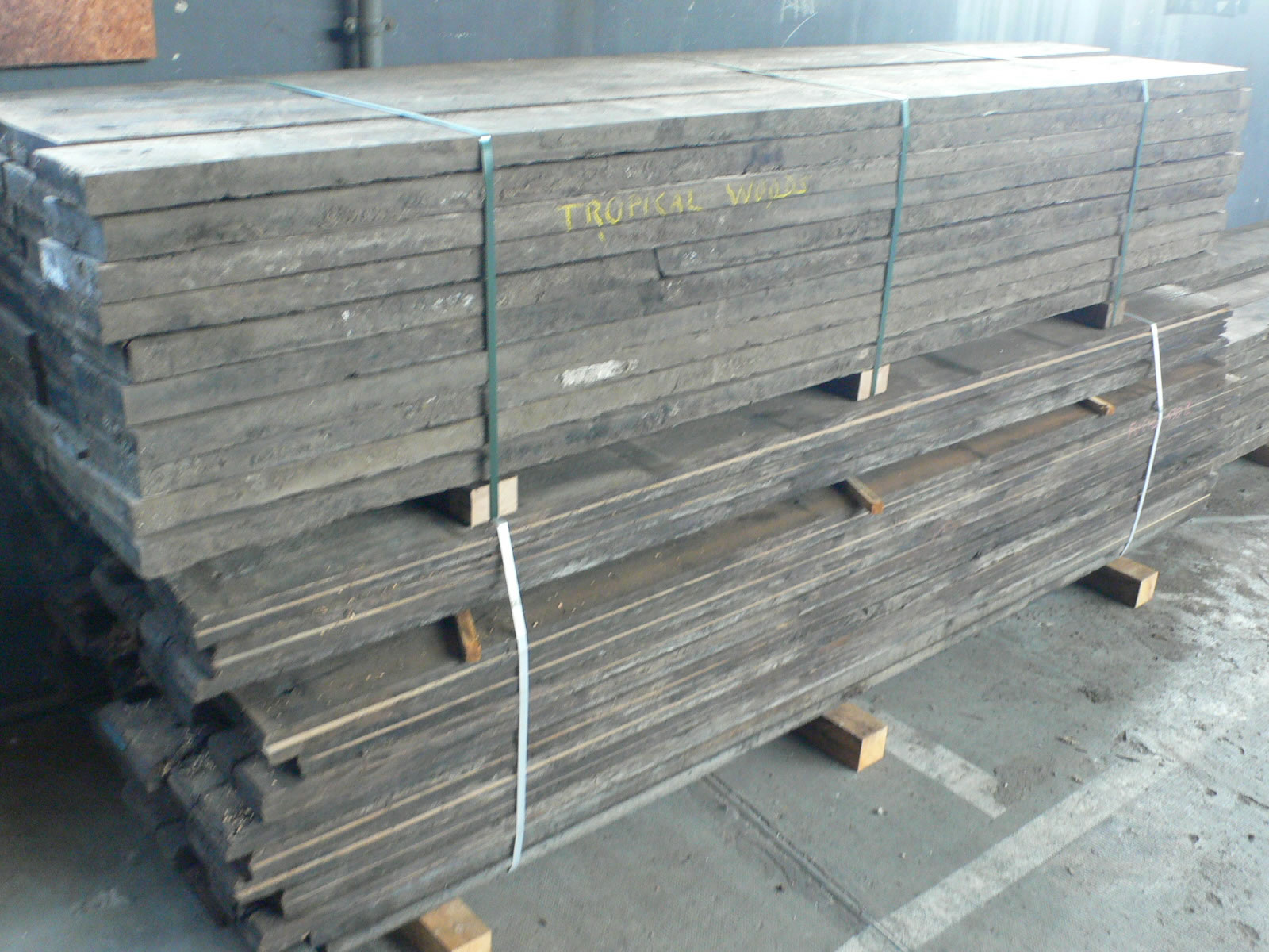 vue latérale palette plancher de wagon